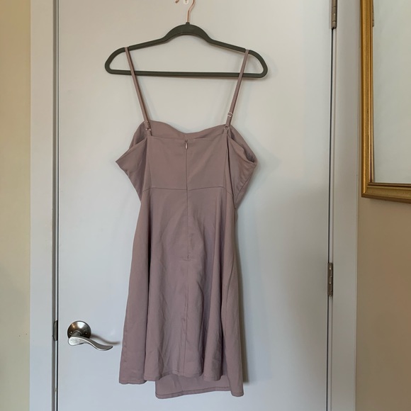 Dusty Lavender Missguided Dress with Front Detail - Picture 3 of 5